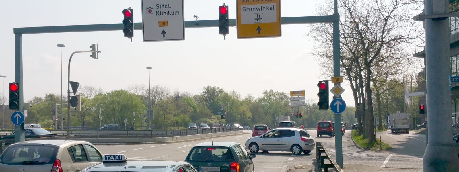 Rote Ampel überfahren in Karlsruhe, B10, Kreuzung Keßlerstraße? Bußgeld bzw. Fahrverbot nicht gleich akzeptieren!