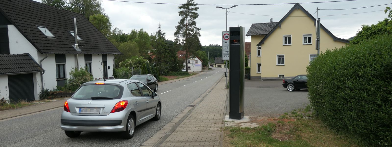 Neue TraffiStar S 330-Blitzer in Wadern (Kastelerstraße, Höhe Feuerwehr und Löstertal, Nonnweilerstraße): Verteidigung gegen Bußgeldbescheid möglich?